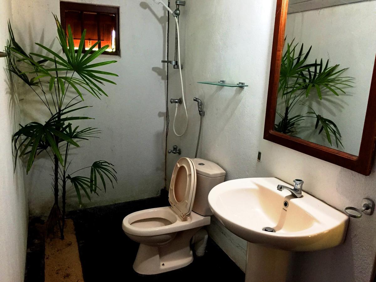 Shehani Beach Bungalow Tangalle Bagian luar foto