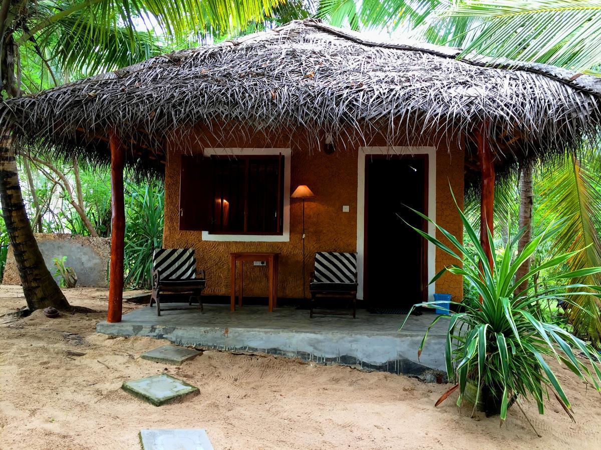 Shehani Beach Bungalow Tangalle Bagian luar foto