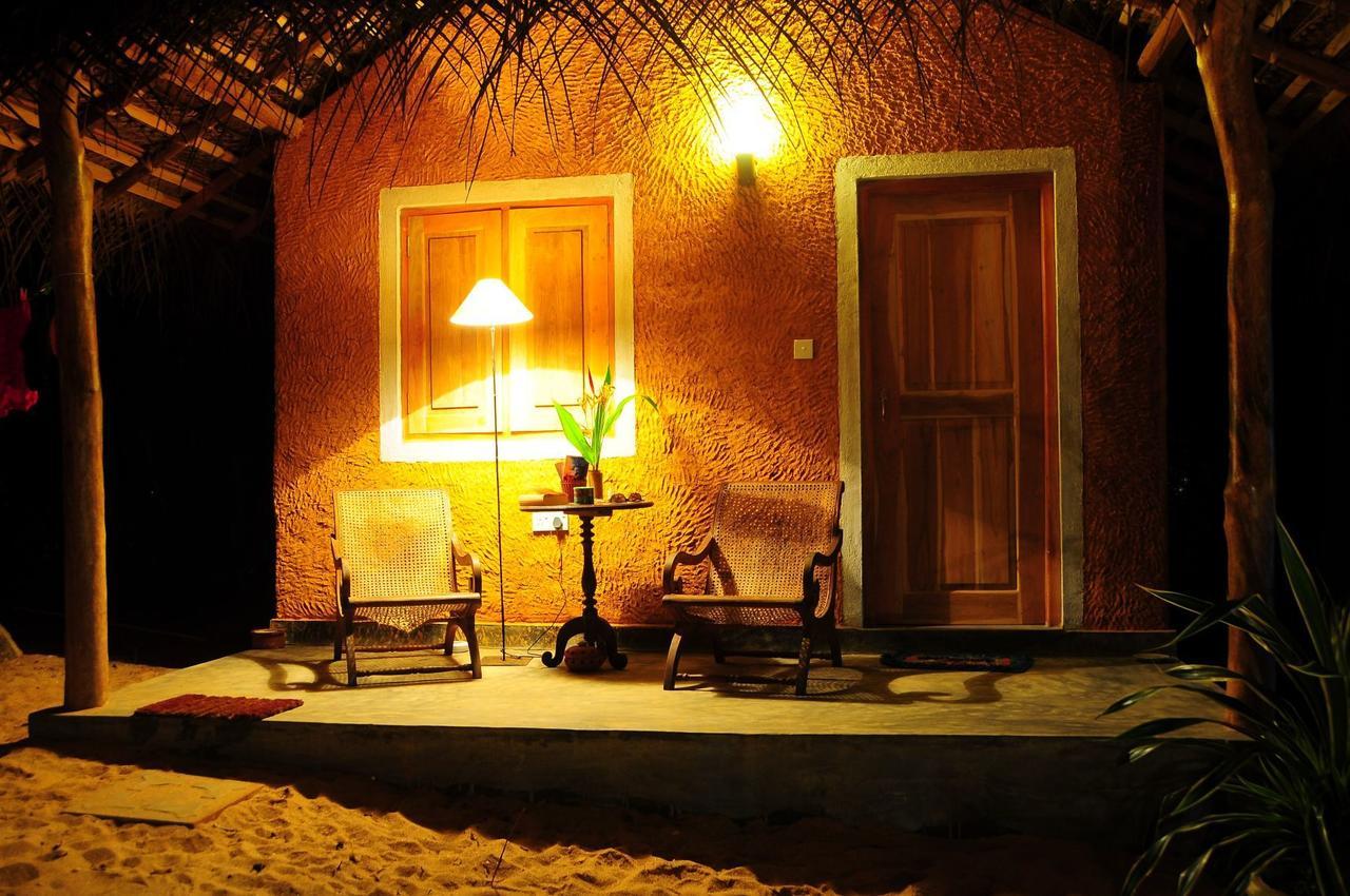 Shehani Beach Bungalow Tangalle Bagian luar foto