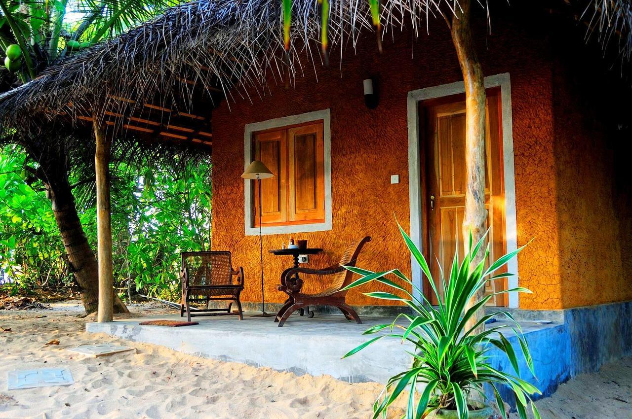 Shehani Beach Bungalow Tangalle Bagian luar foto