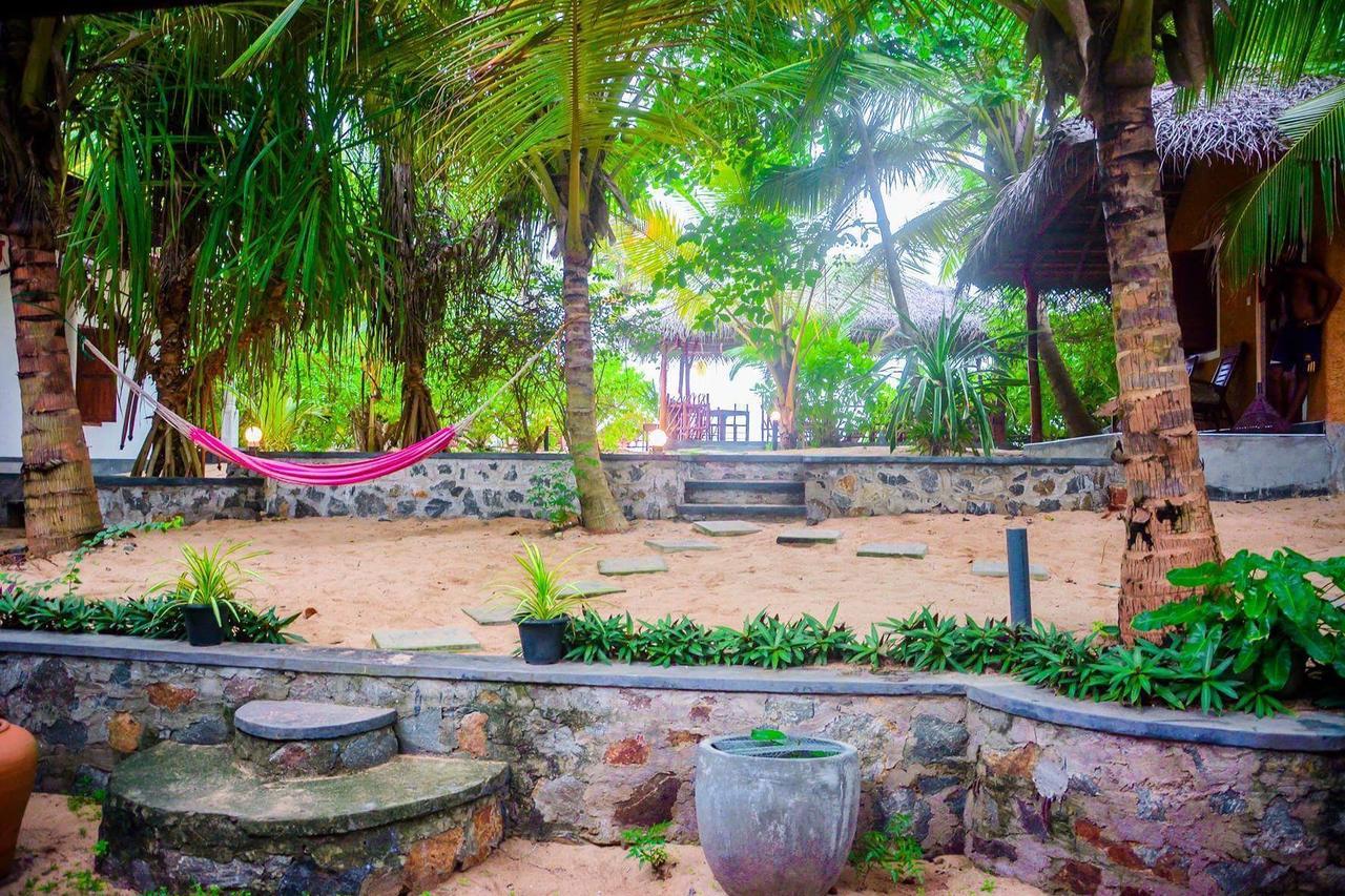 Shehani Beach Bungalow Tangalle Bagian luar foto