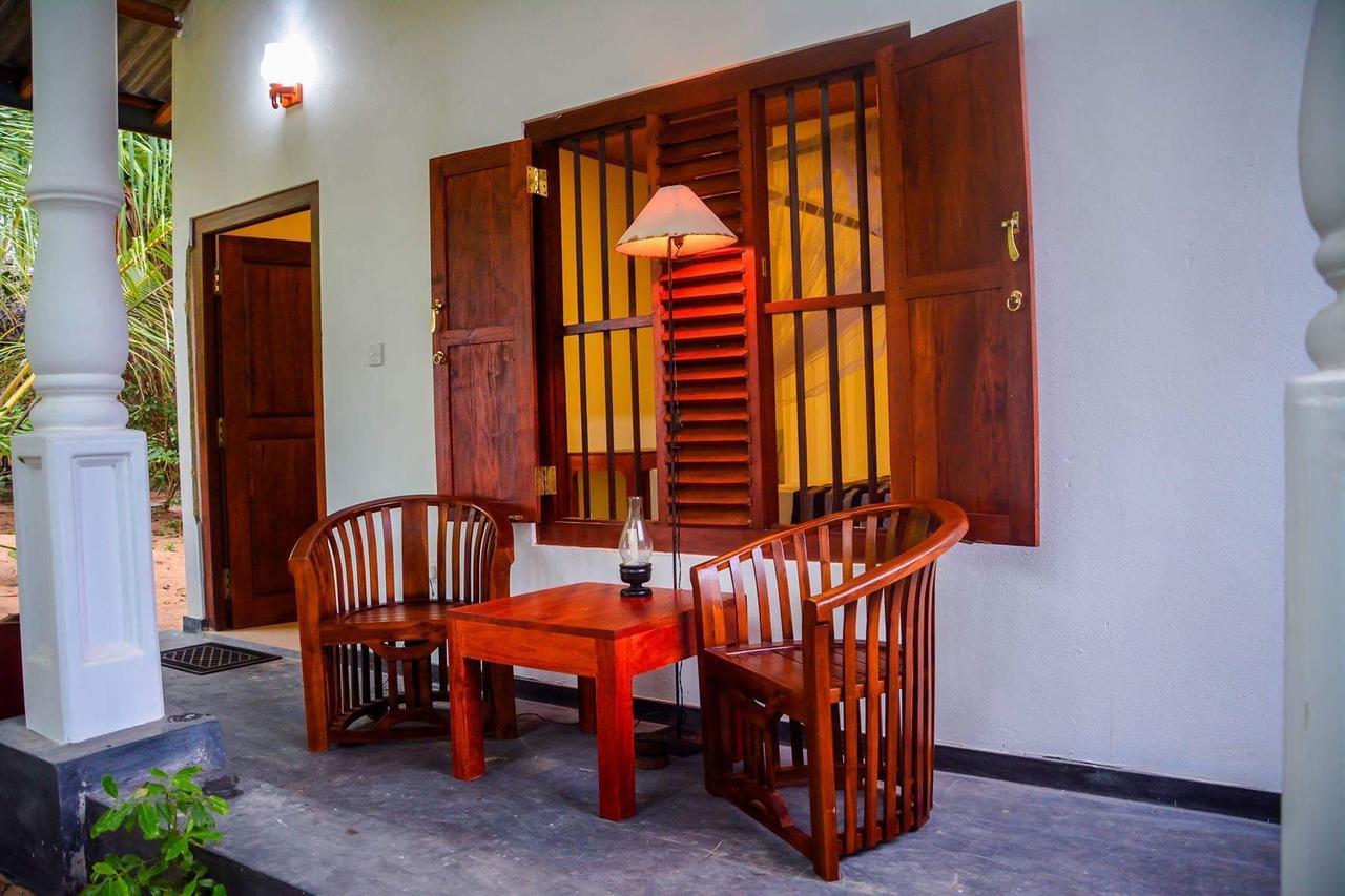 Shehani Beach Bungalow Tangalle Bagian luar foto