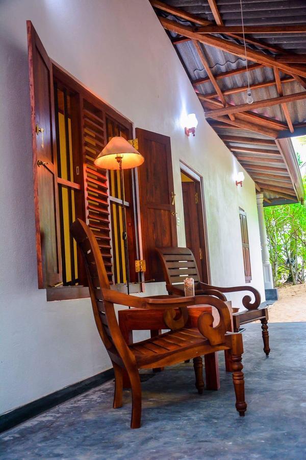 Shehani Beach Bungalow Tangalle Bagian luar foto